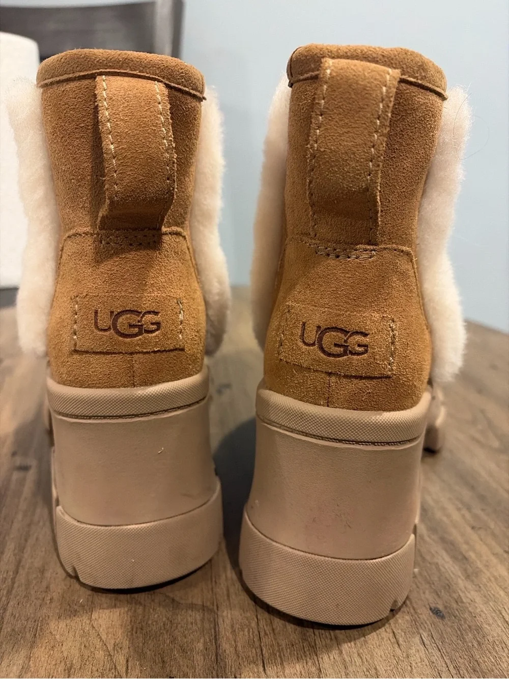 UGG Platform Shearling Boots – Women’s Size 7 - Picture 2 of 3